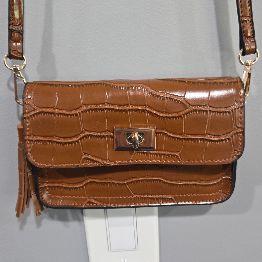 🐢 Mellow World Vegan Phone Bag. Cross body vegan Alligator skin